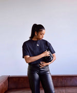 GHIOM ESSENTIAL CROP TEE - BLACK